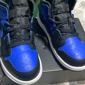 Jordan 1’s black and blue size 10c gently worn , very good condition